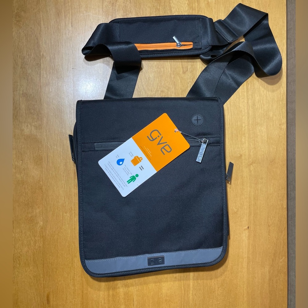 Give Tablet Bag